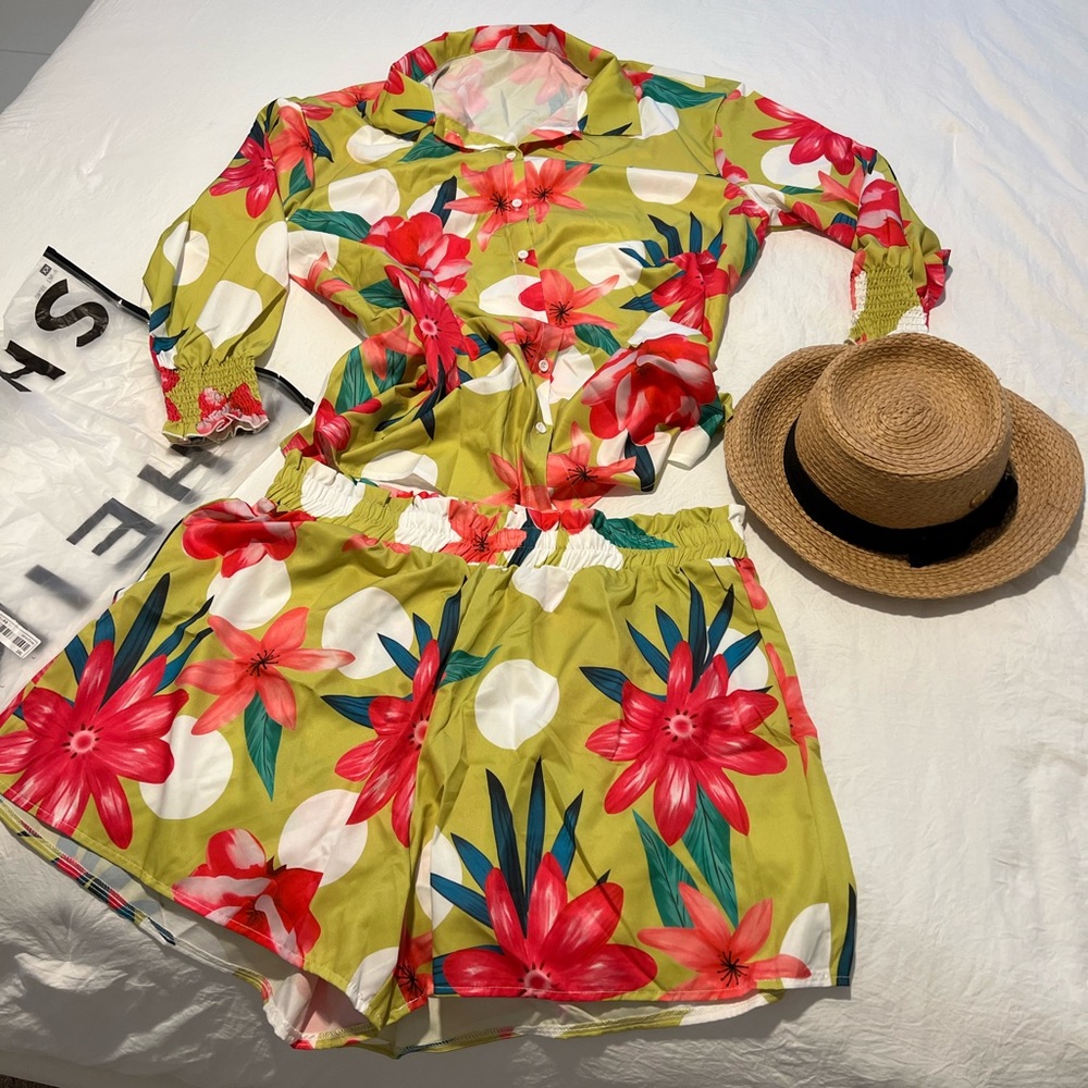 Floral Green and Red Two-Piece Set 2xl